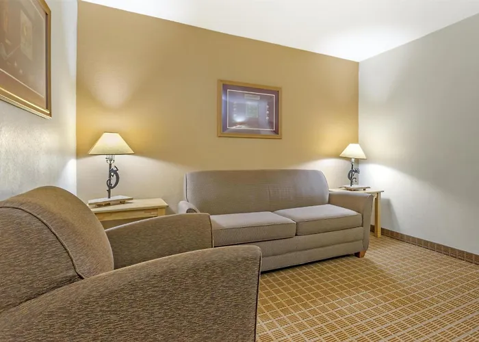 Western & 3* Gold Canyon