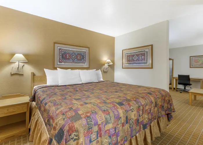 Hotel Western & Gold Canyon