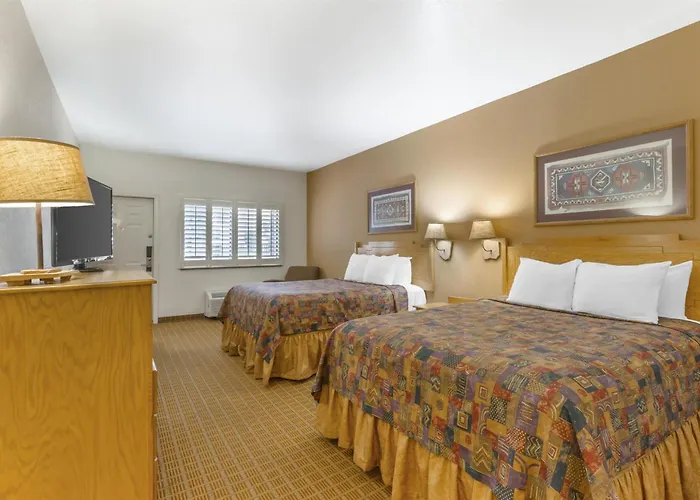 Western & Hotel 3*