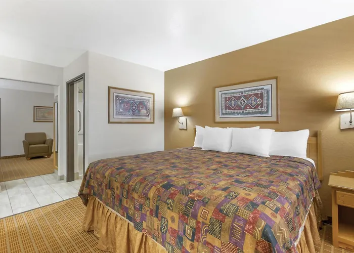 Hotel Western & Gold Canyon