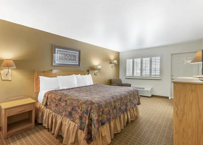 Western & 3* Gold Canyon