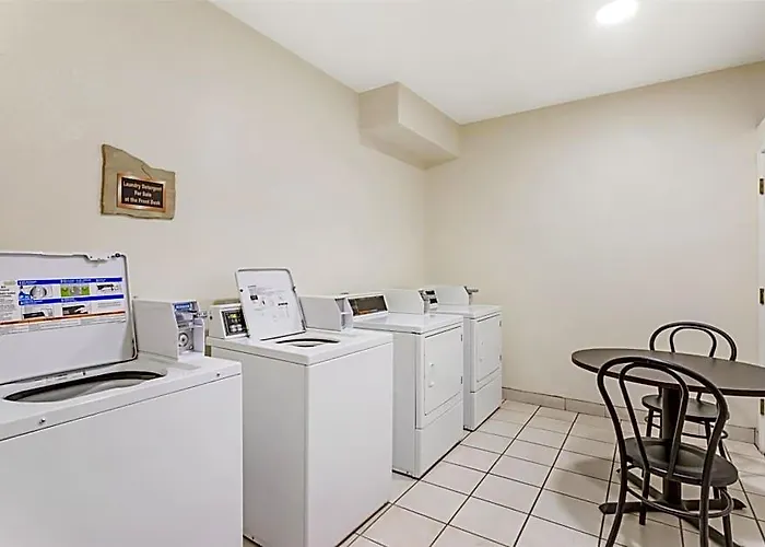 Hotel Western & Gold Canyon