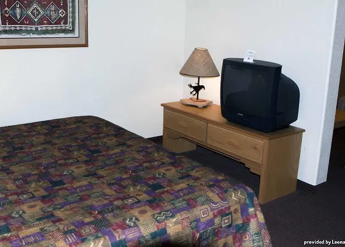 Western & Hotel 3*