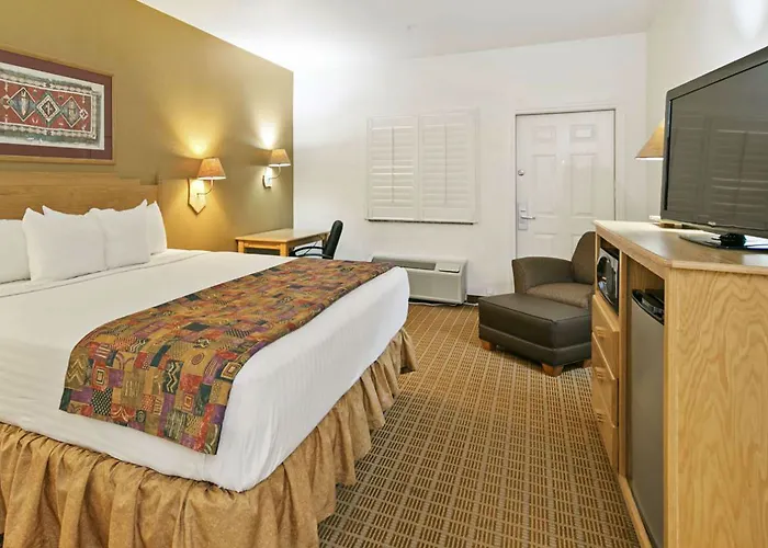 Hotel Western & Gold Canyon