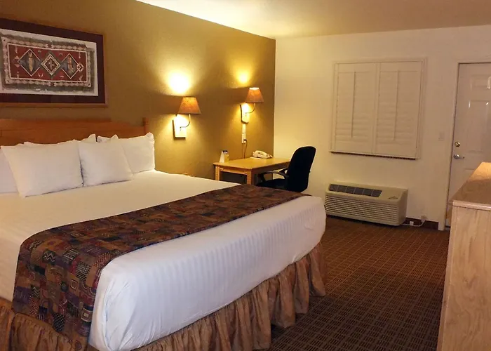 Western & Hotel 3*